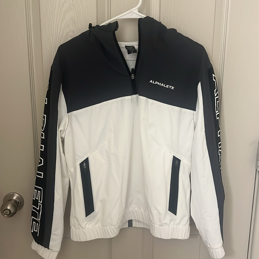 Alphalete pullover